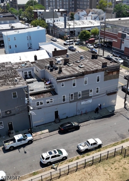 221 Sussex Ave
