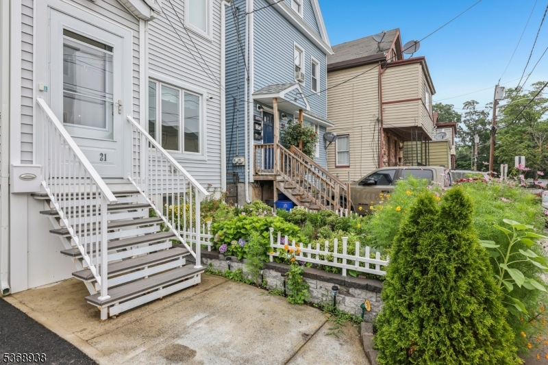 21 Meade St