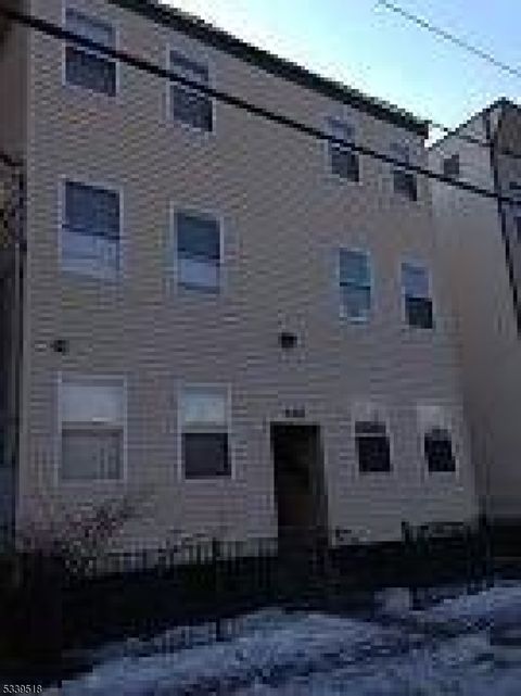 216 Trumbull St Elizabeth City NJ 07206