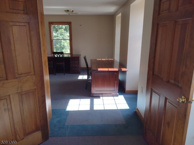 114 2d Fl W Main St  (2nd floor)