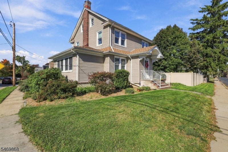 901 Maple Ave