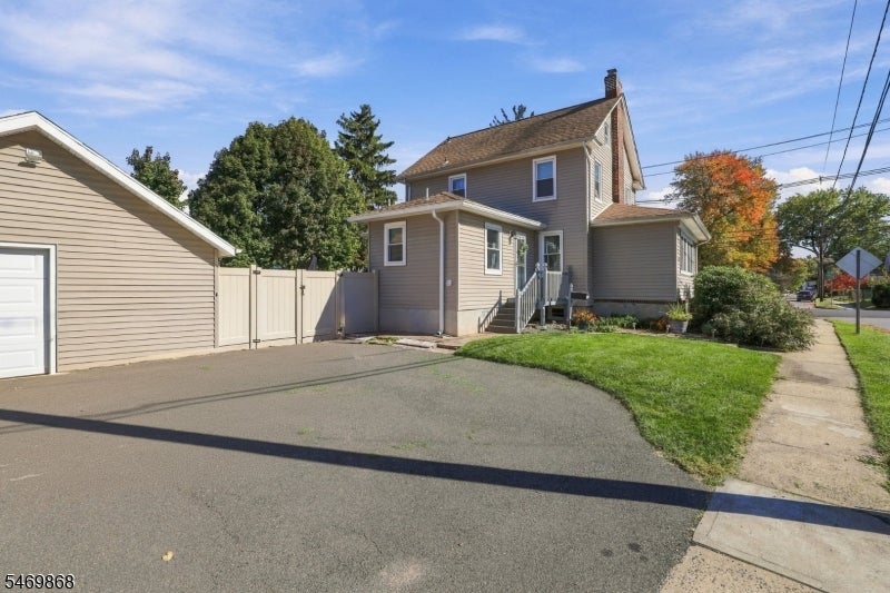 901 Maple Ave