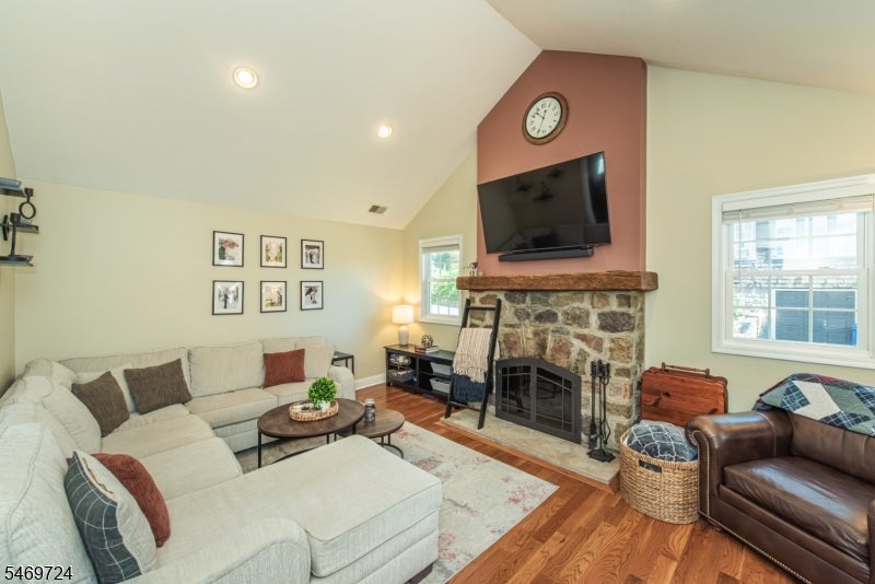 59 West Shore Rd