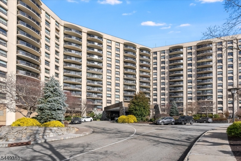 2 Claridge Dr 1NE