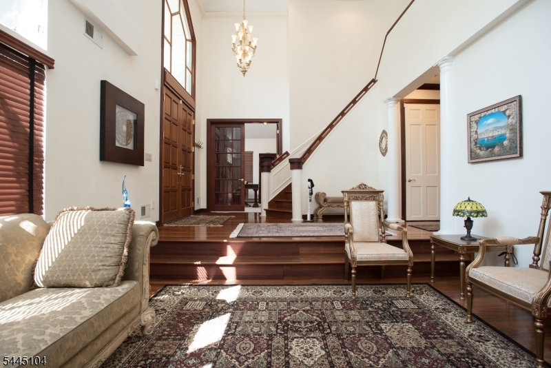 203 Rock Road W