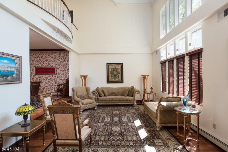 203 Rock Road W