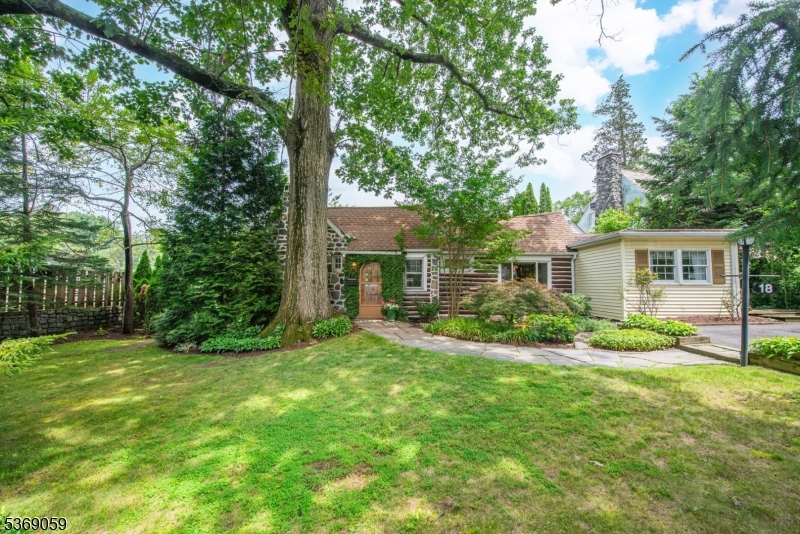 18 Mosswood Trl