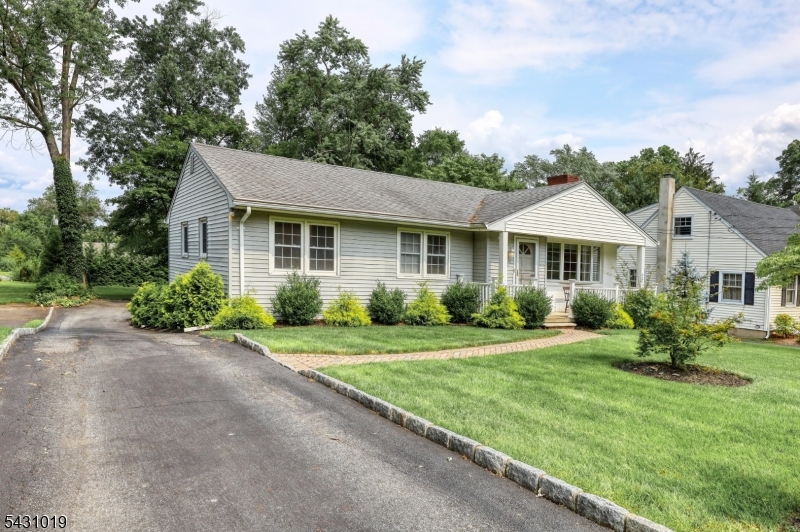 230 Pinelynn Rd