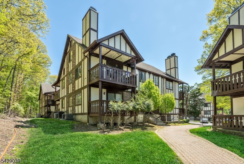 3202 Stowe Ln