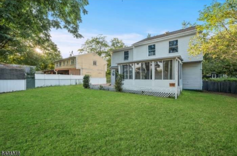 136 Haroldson Pl