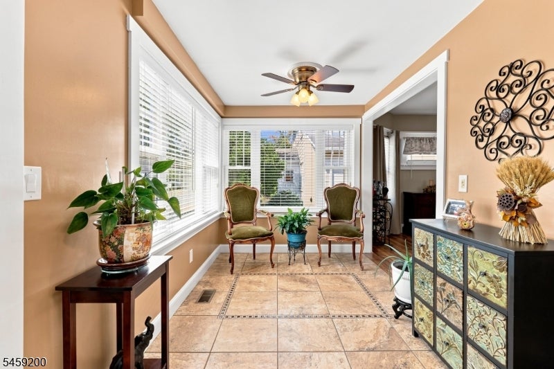 833 Livingston Rd