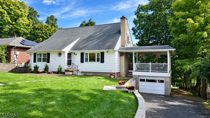 186 Macdonald Dr