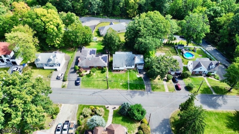 186 Macdonald Dr