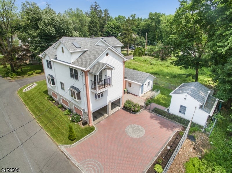 2 Waterway Rd