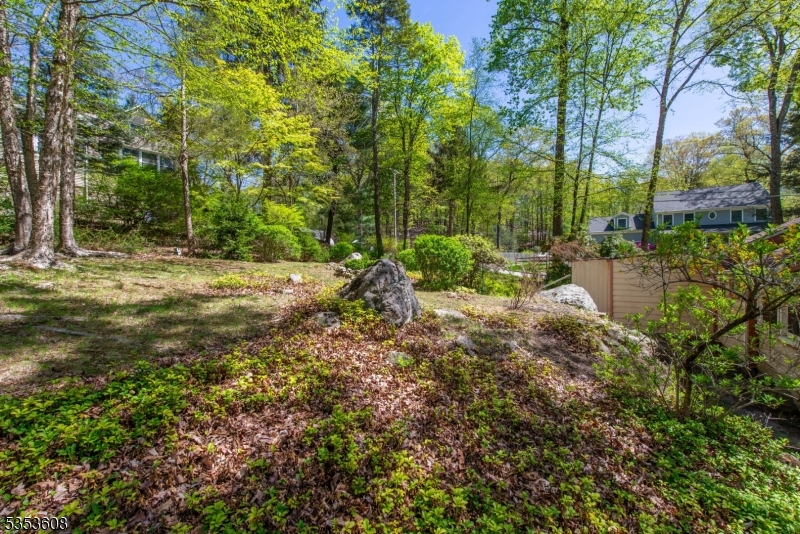 84 Lee Hill Rd