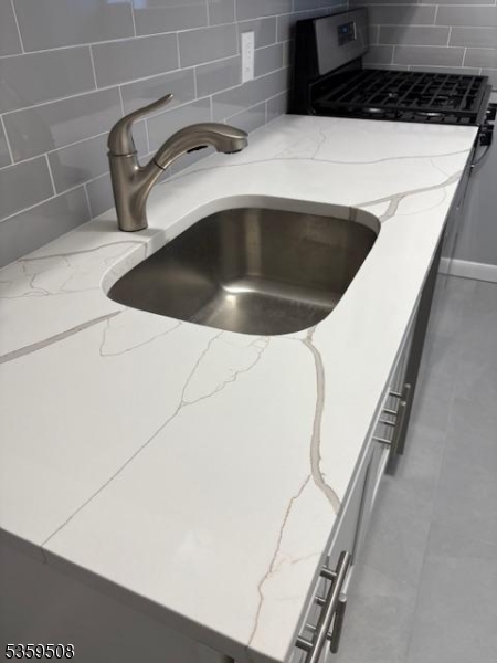 19-31 Lyons Ave C1212 212