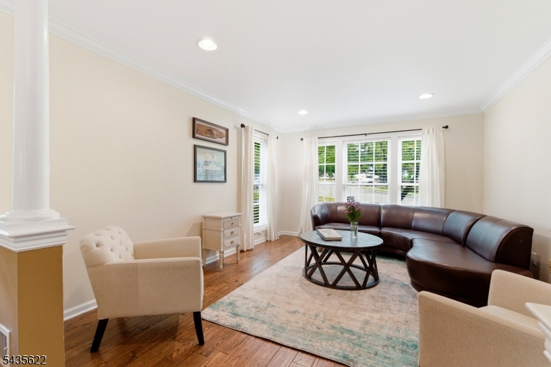 18 Birchwood Ln