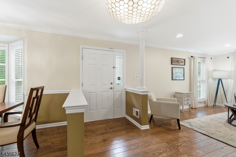 18 Birchwood Ln