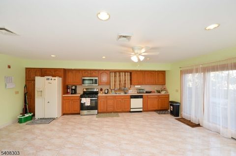 121 Frederick Ave 2 Hawthorne Boro NJ 07506