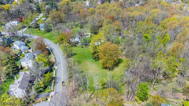 60 Passaic Valley Rd