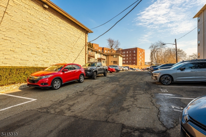 747 757 N Broad St 303