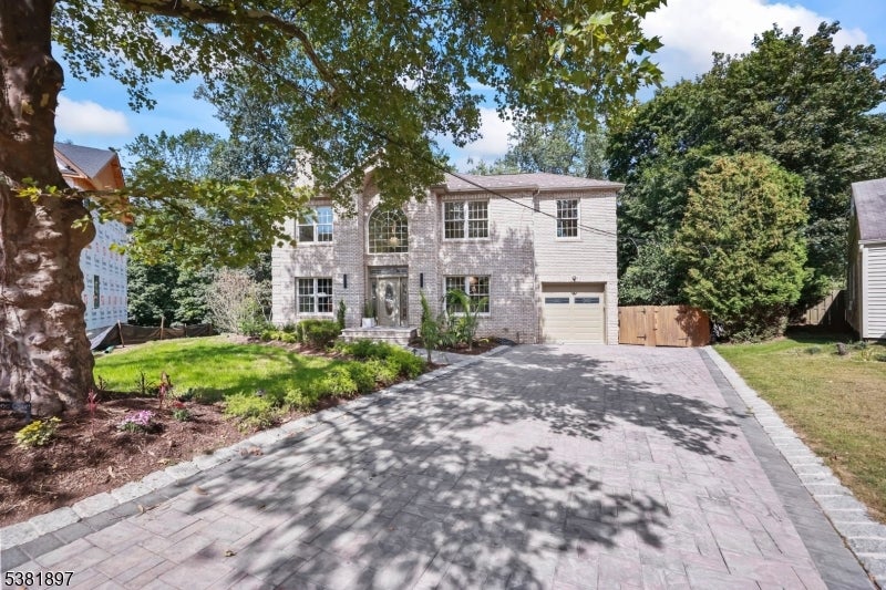 10 Elmwood Ct