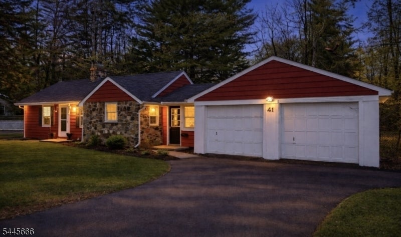 41 Summit Rd
