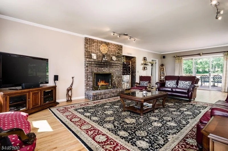 20 E Ridge Rd