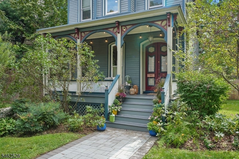 46 Monroe Pl