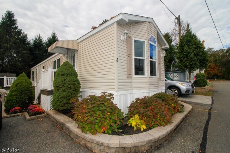 4 Makepeace Rd