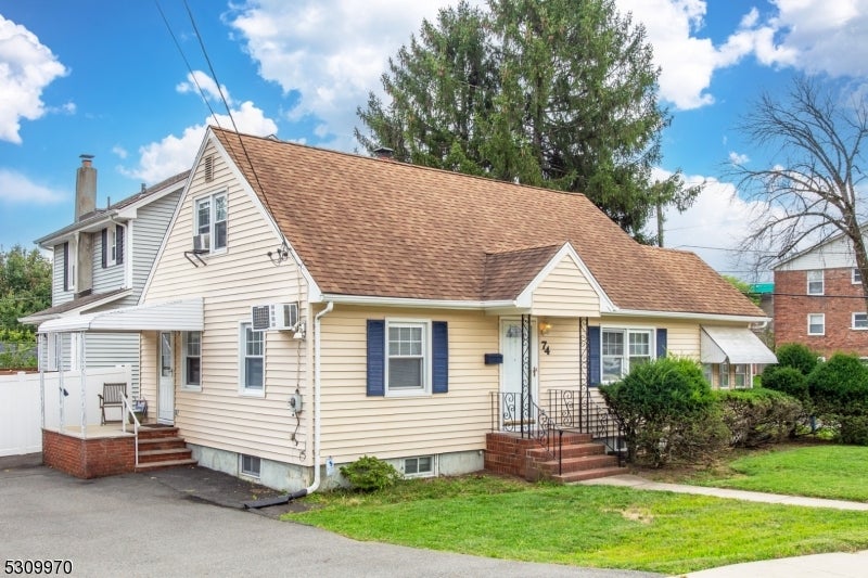 74 Pine St