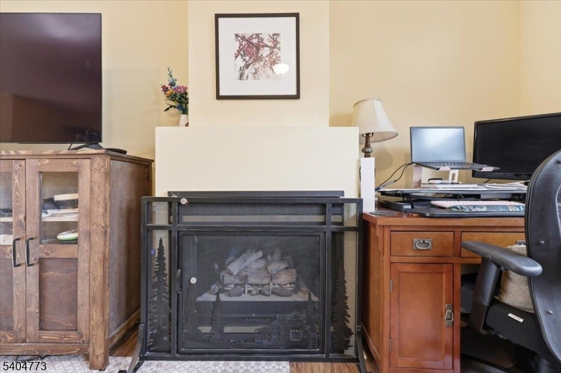 349 Bloomfield Ave 117