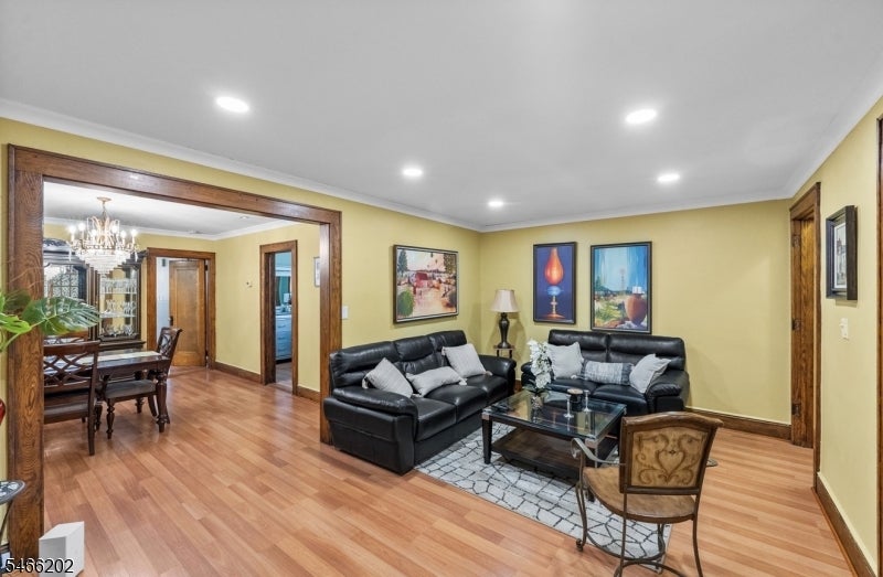 16 Washington Ave