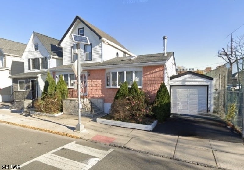 58 La France Ave