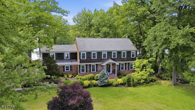 39 Meadowbrook Rd