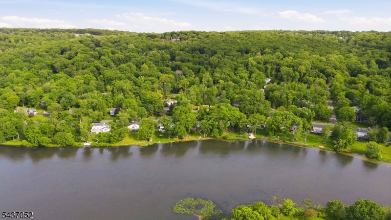 39 Meadowbrook Rd