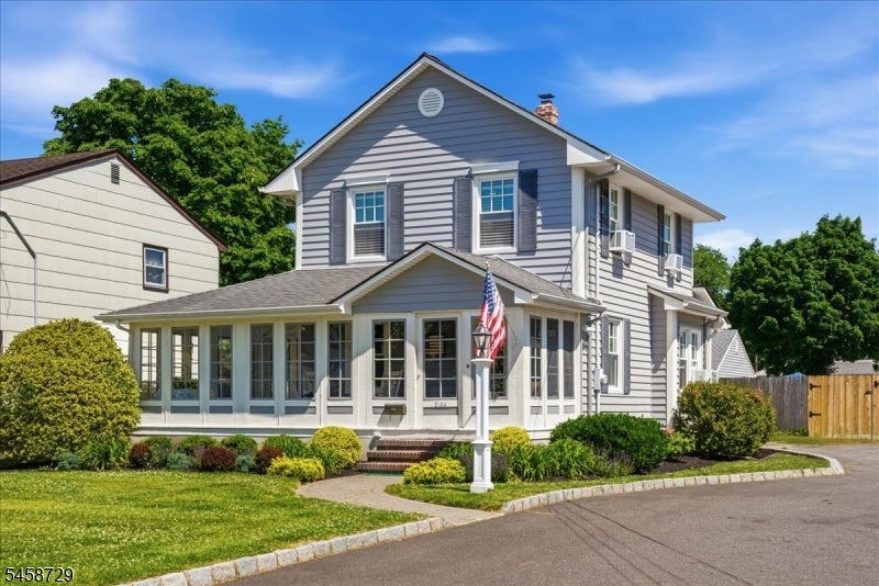 2104 Westfield Ave