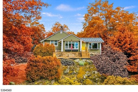 Photo of 172 Alpine Trl, Sparta, NJ 07871 (MLS # 3995440)