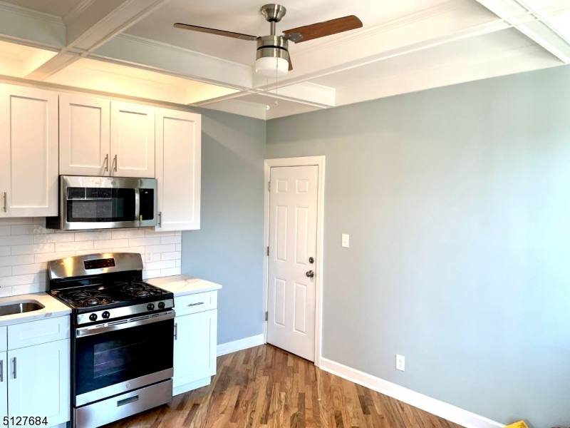 61 Washington St Apt 3 3