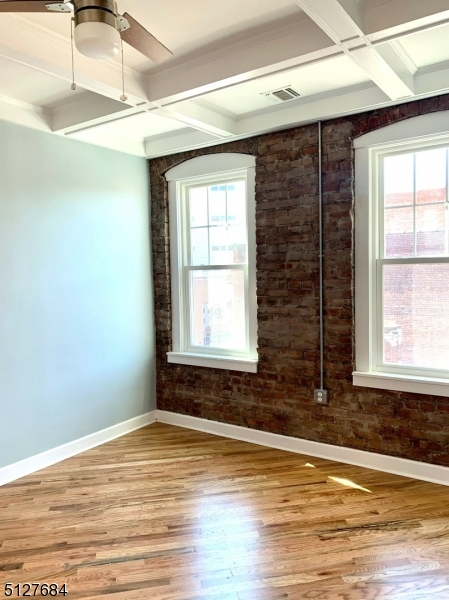 61 Washington St Apt 3 3