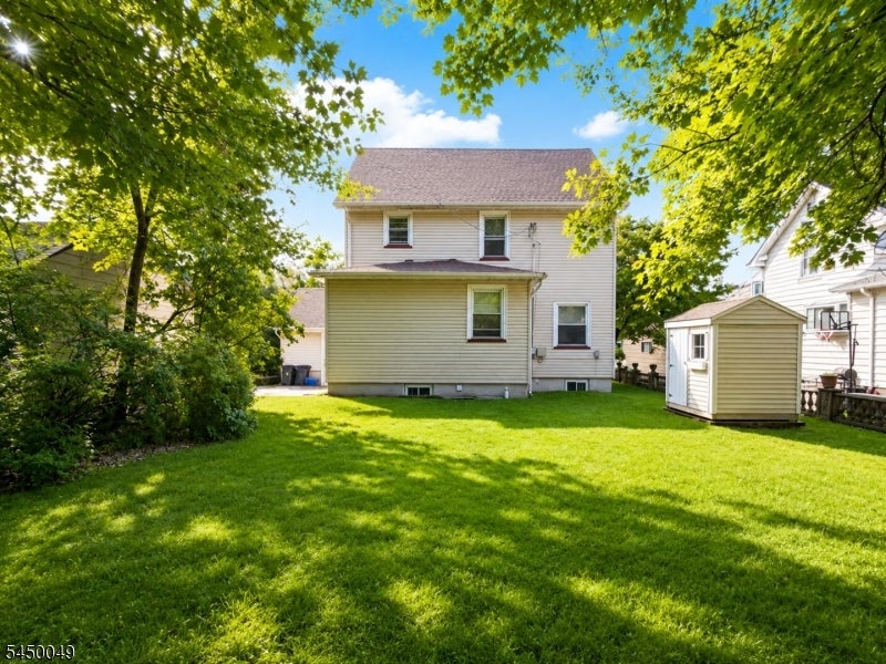 10 Alden Rd