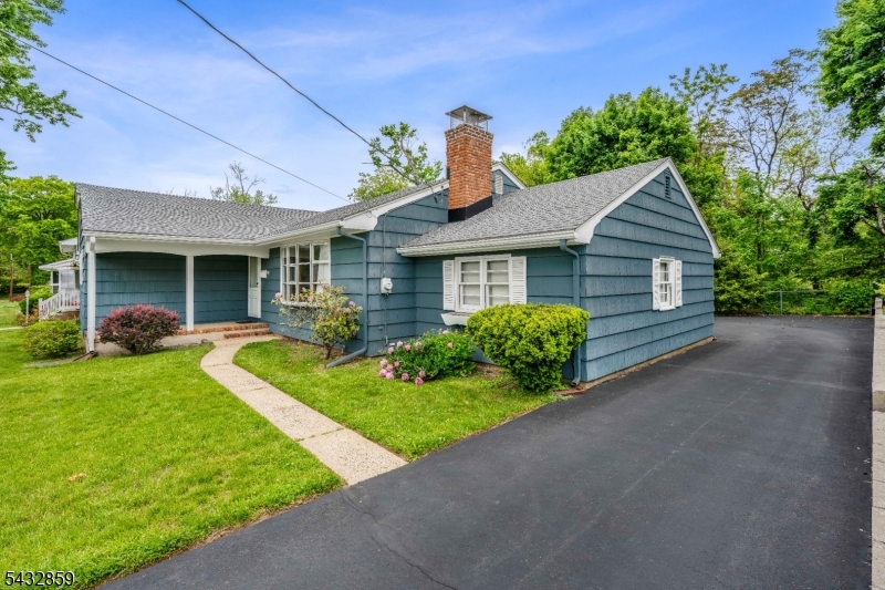 300 Arnold Ave