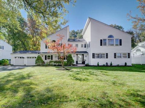 Photo of 20 Druid Hill Dr, Parsippany, NJ 07054 (MLS # 3993988)