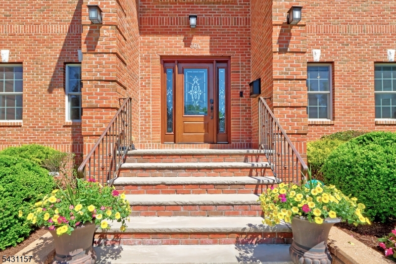 301 Greenwood Ave