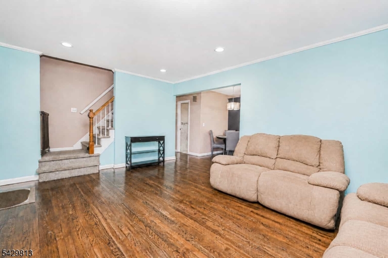 65 Hilltop Ct