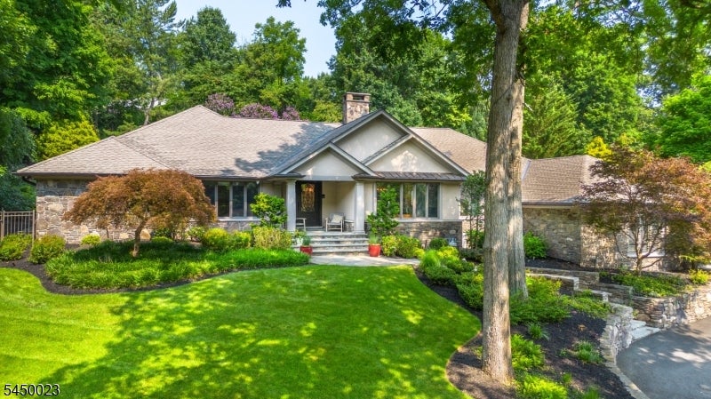 11 Ford Ln
