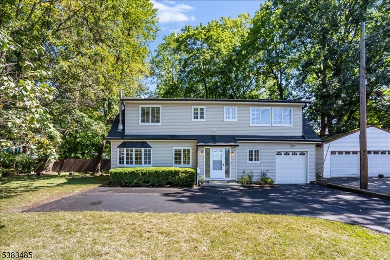 39 Enfield Ave