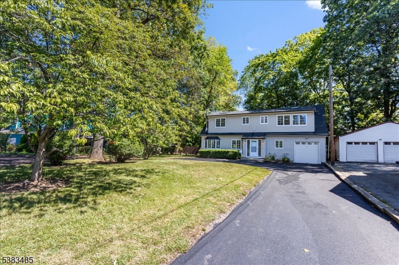 39 Enfield Ave