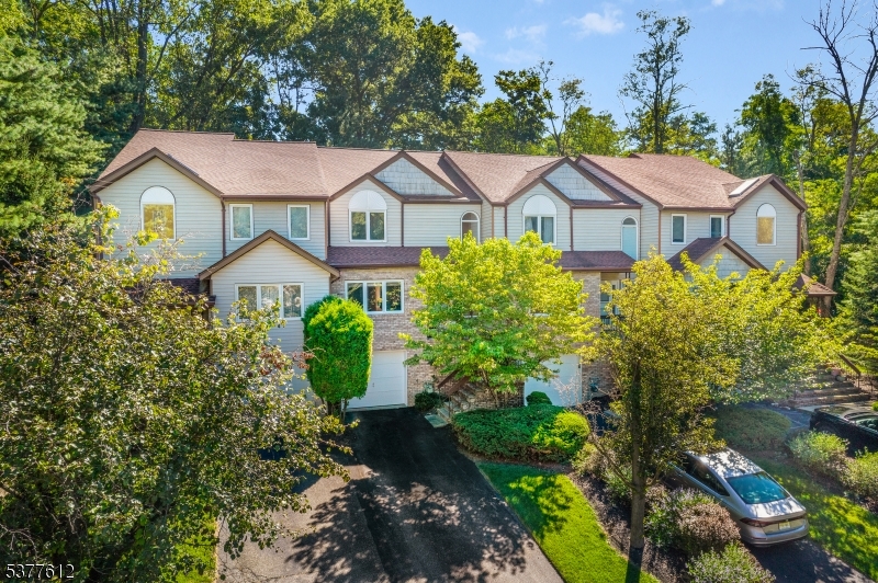 35 Monett Ct