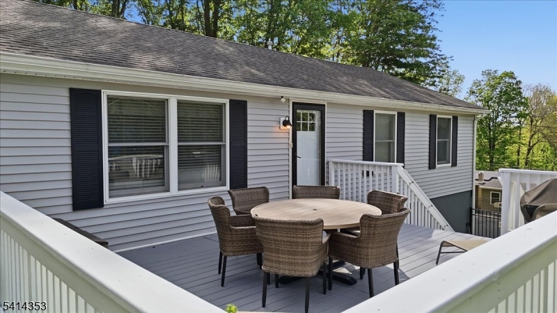 66 Ridgeway Ave